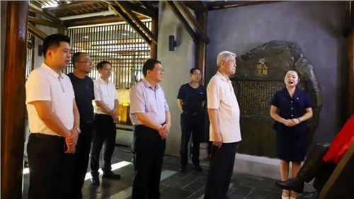 原國務(wù)院參事、國家制造強(qiáng)國建設(shè)戰(zhàn)略咨詢委員會委員張綱一行來集團(tuán)白沙溪茶廠考察調(diào)研