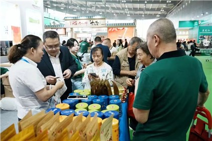 我與中部農(nóng)博會的24年 | 集團(tuán)公司副董事長吳浩人：連續(xù)24年參加，進(jìn)行品牌展示與新品推廣