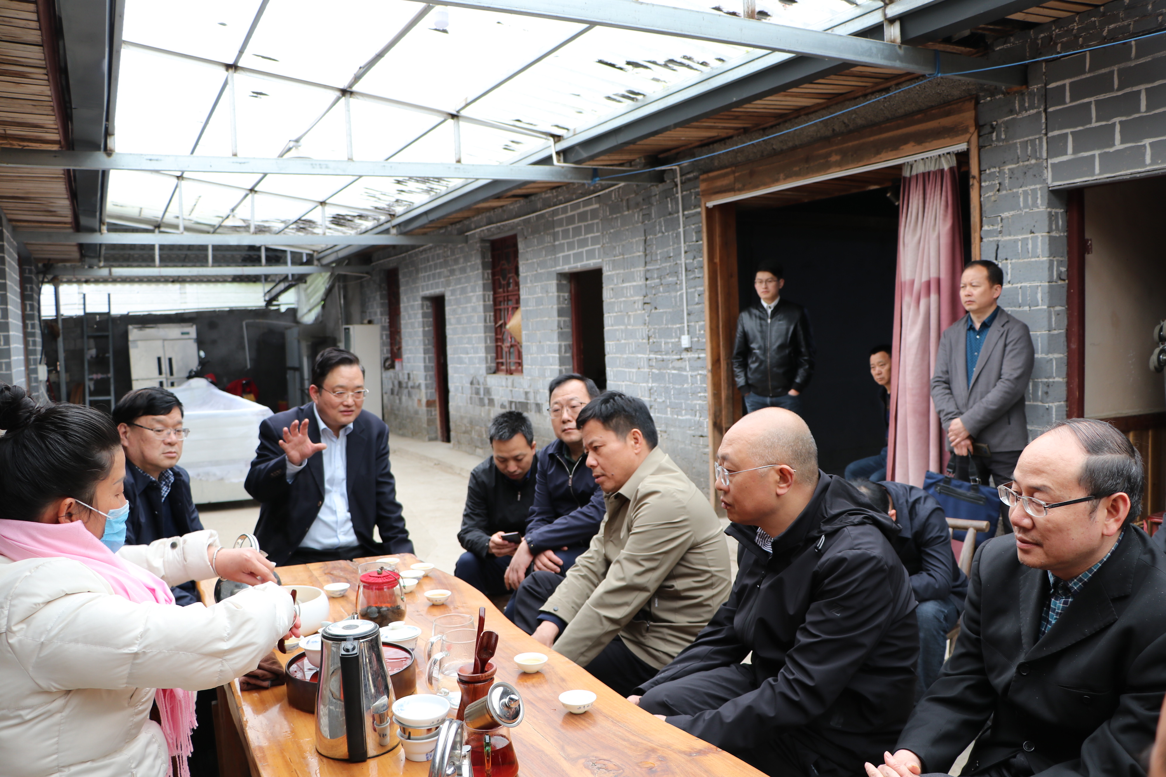 歐程遠(yuǎn)、朱用文等領(lǐng)導(dǎo)調(diào)研集團(tuán) 天子山御茶園有限公司